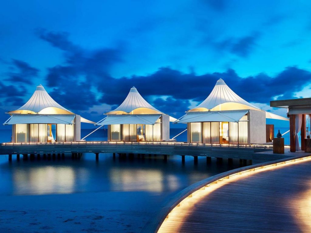 马尔代夫班度士岛 Bandos Island Resort & Spa |报价|攻略|游记|官网|班度士岛酒店|浮潜|房型|蜜月|度假村|深圳海洋国旅