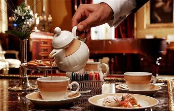 你知道下午茶里面的“high tea”和“low tea”分别代表什么吗？下午茶礼仪！